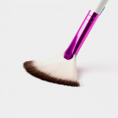 Ruby Kiss Fan Brush #RMUB04